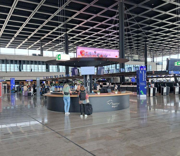 Infopoint Abflug Frankfurt Airport
