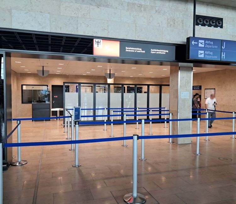 Zolltresen Airport Frankfurt
