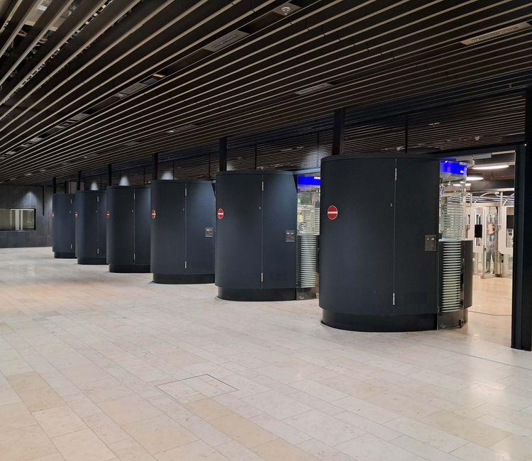 Grenzkontrollschalter Flughafen Düsseldorf