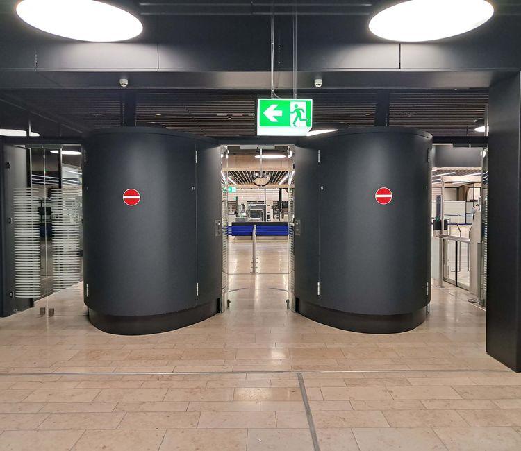Grenzkontrollschalter Flughafen Düsseldorf