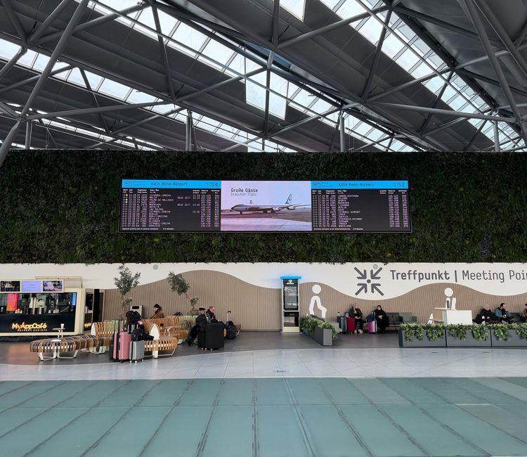 Übersicht Green Wall Köln Bonn Airport
