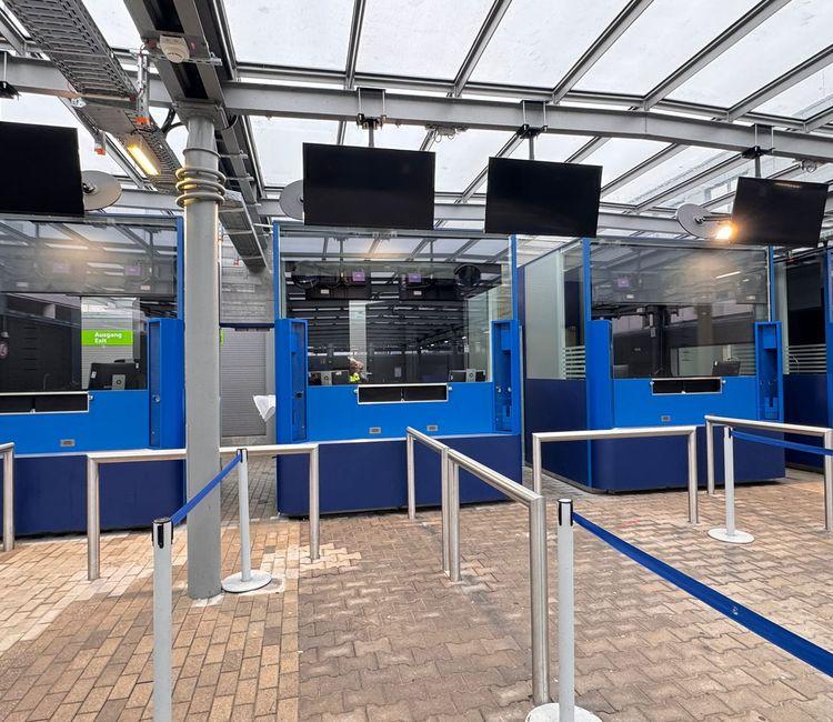 Grenzkontrollschalter am Flughafen Dortmund