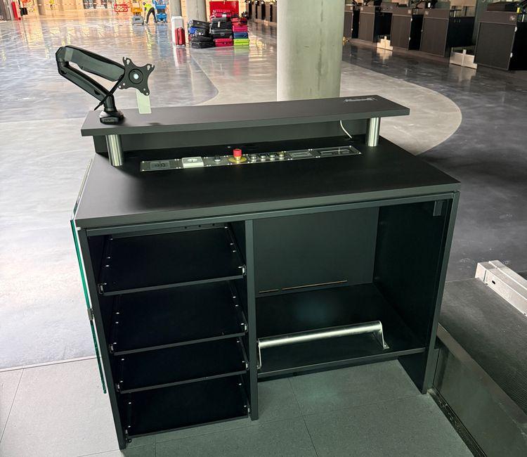 Abfertigungsschalter Flughafen Frankfurt 