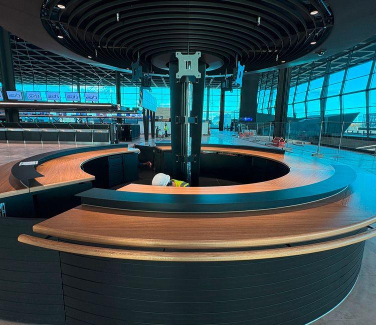 Installation und Inbetriebnahme eines Infopoints am Flughafen Frankfurt
